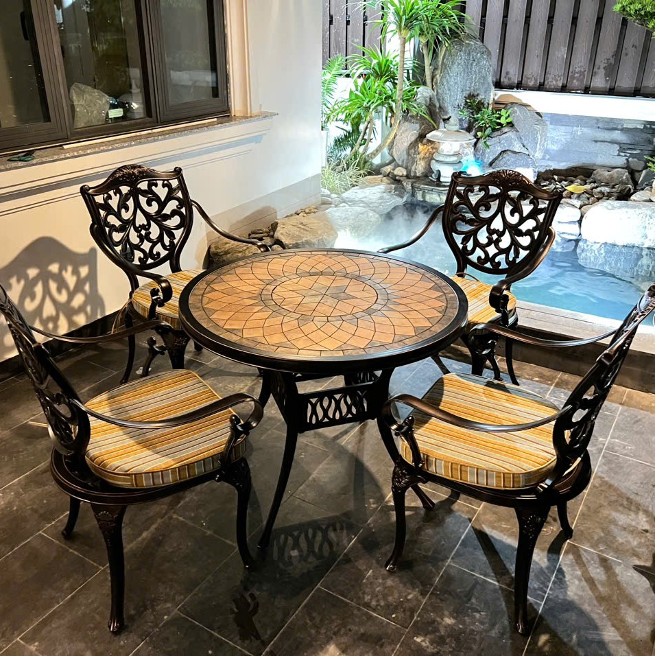Rattan Export Set di Mobili in Alluminio Pressofuso Piano in Pietra 4 Sedie con Motivo a Foglia - REX-Đ94-4GL
