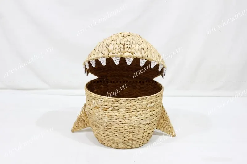 Rattan Export animal Shark shape water hyacinth storage basket - REX-SD10749A-1NA