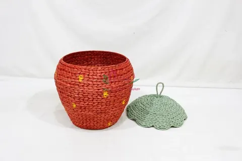Rattan Export Natural Straw Strawberry Basket – Handwoven Water Hyacinth Decor from Vietnam - REX-SD10774A-1MC