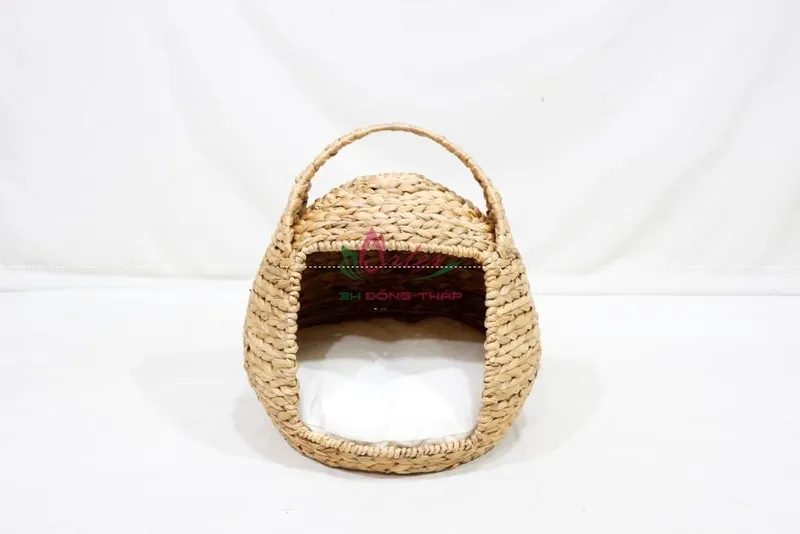 Rattan Export Handwoven Water Hyacinth Pet House for Cats and Small Dogs - REX-SD1636A-1NA