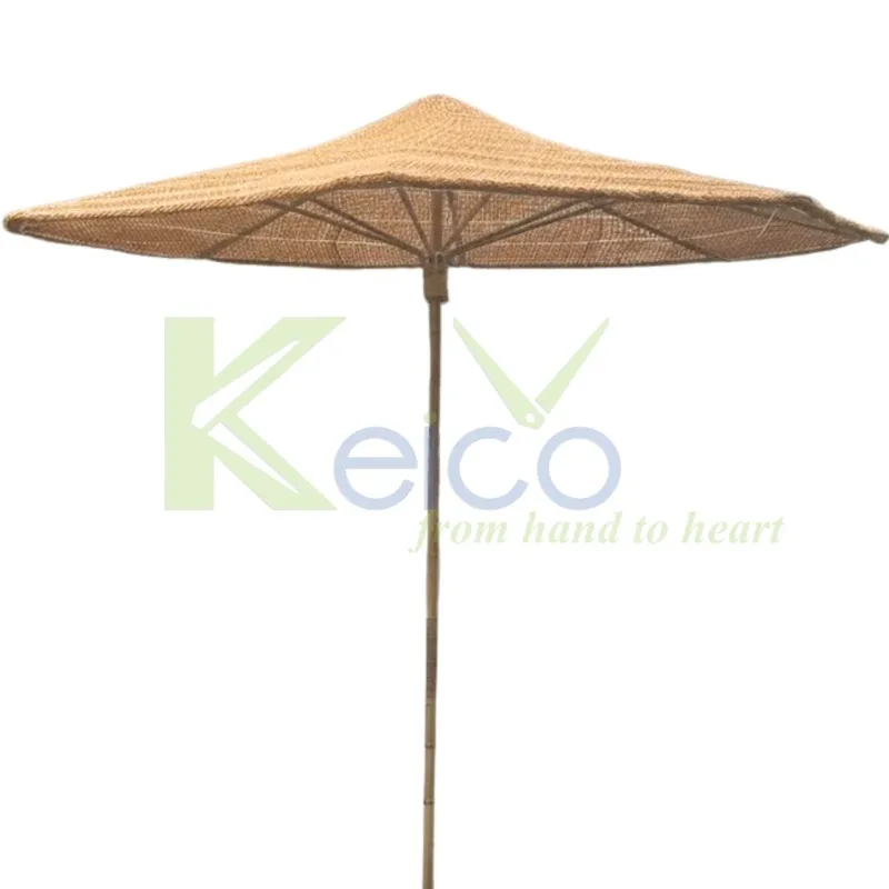Rattan Export Elemento decorativo exterior – Sombrilla de fibra de coco con poste de bambú natural - REX-KCOT004