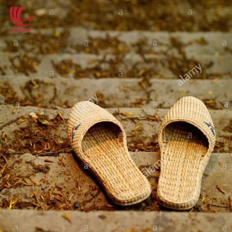 Handmade Dry Water Hyacinth Slipper