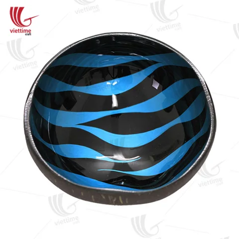 Lacquered Wave Shape Inside Coconut Bowls