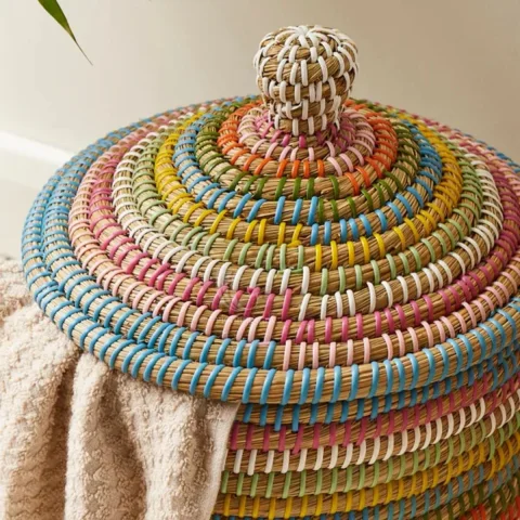 Rainbow Style Seagrass Storage Basket With Lid – C00747