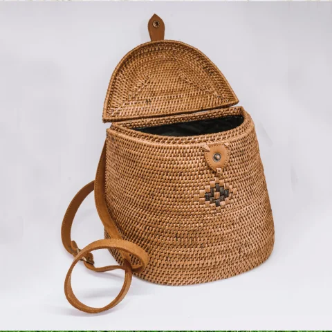 Rattan bag – M00595