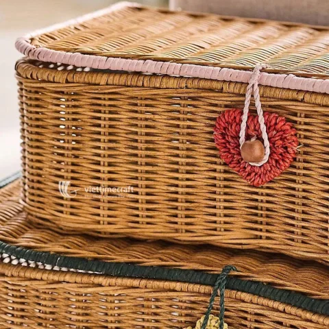 Scalloped Rattan Laundry Basket with Lid, Sustainable Storage Solutions Vietnam Handicraft