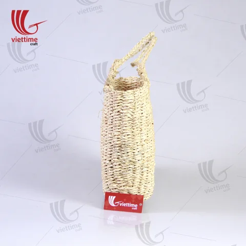 Model Handmade Palm Leaf Handbag